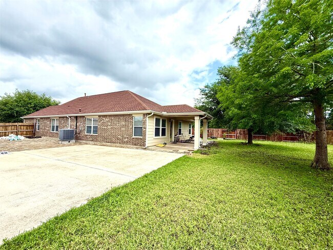 Building Photo - 15906 Arapaho Bend Ln