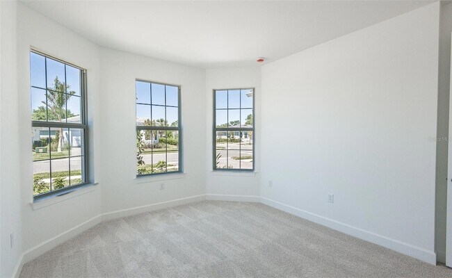 Building Photo - 6957 Honeybell Dr