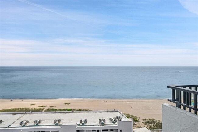 Building Photo - 525 N Ocean Blvd