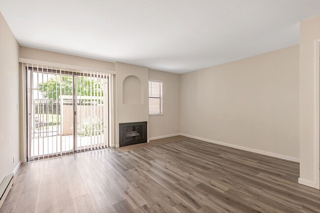 Building Photo - Charming 2-Story Home with Pool Access in ...