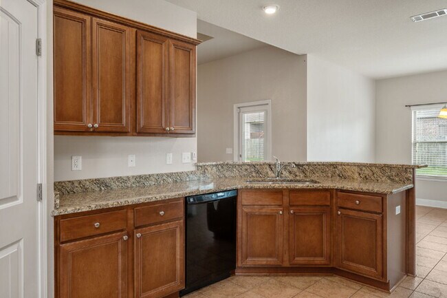 Building Photo - Crestview: 4 Bedrooms in Liberty Oaks