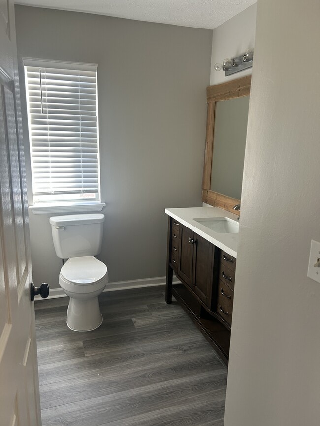 Building Photo - 533 Woodland Hills Dr