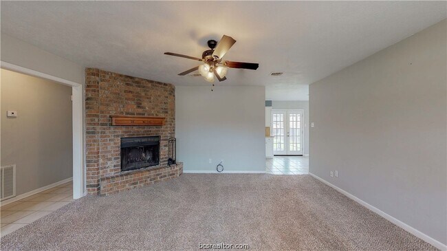 Building Photo - 1107 Braeswood Dr