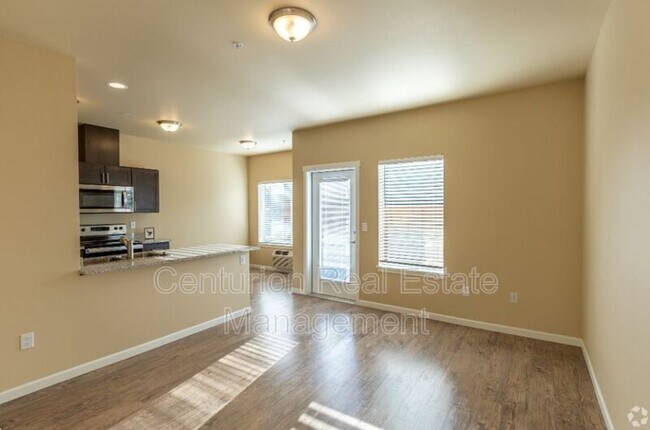 Building Photo - 3210 Silverton Rd NE