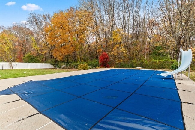 Building Photo - 45 Stanford Dr