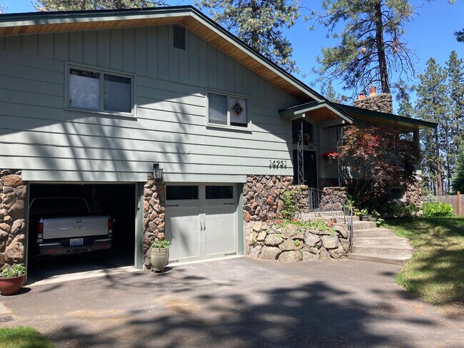 Building Photo - 10721 N Nelson Rd