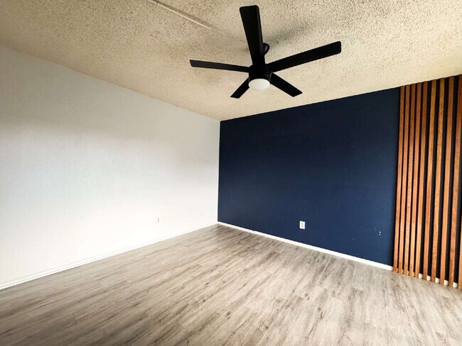 Building Photo - "Pool Home in the Center of Yuma!"