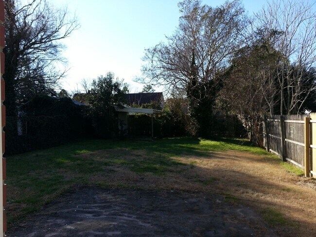 Building Photo - Beautifully Remodeled Home