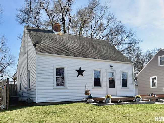 Building Photo - 216 S Thorncrest Ave