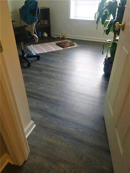 Building Photo - 7320 Brassfield Dr