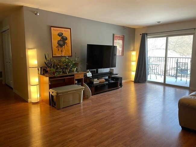 Building Photo - 5303 Brody Dr