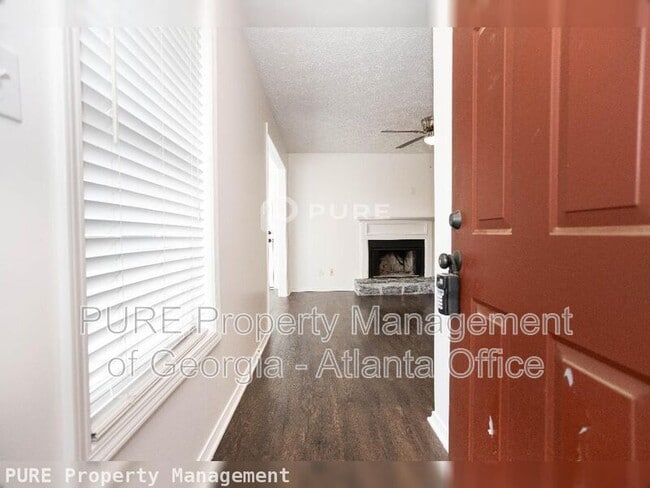 Building Photo - 2408 Country Park Dr