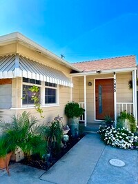 Building Photo - 7445 Penfield Ave