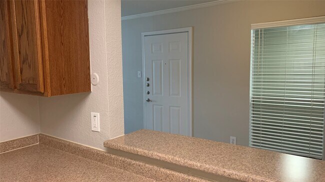 Building Photo - 7315 Brompton St