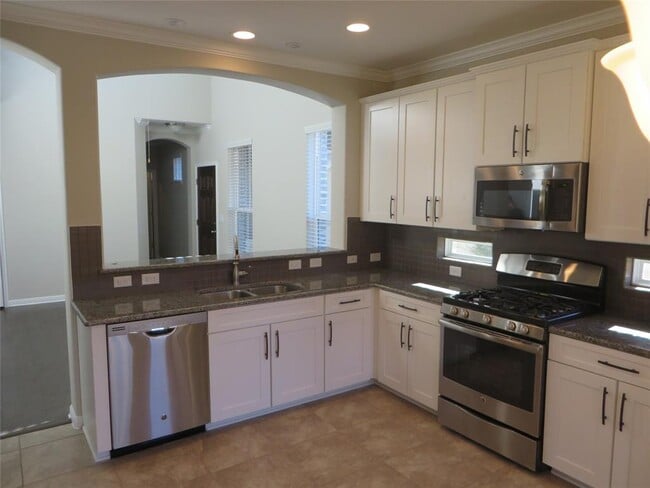 Building Photo - 13400 Briarwick Dr