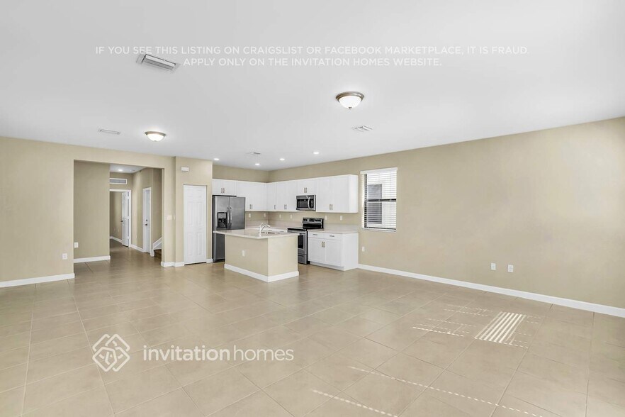 Building Photo - 3424 W 110th St