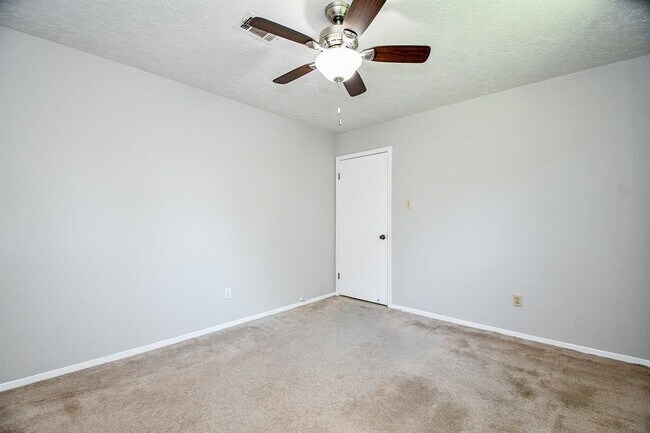 Building Photo - 9014 Mellow Brook Dr