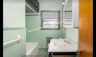 Building Photo - 3112 E 21st Ave