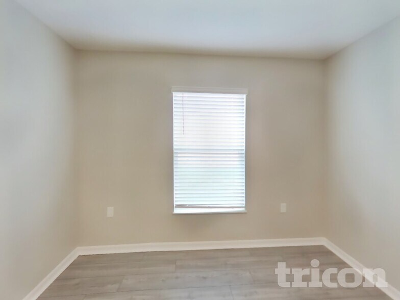 Building Photo - 57 Pilgrim Dr