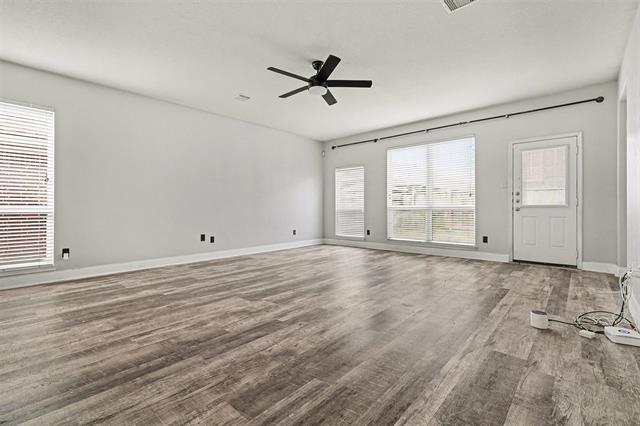 Building Photo - 9997 Knob Hollow Way