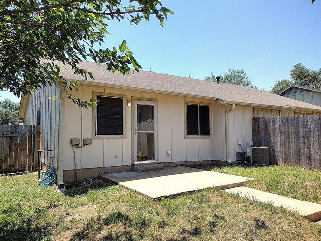 Building Photo - 1620 W Braker Ln