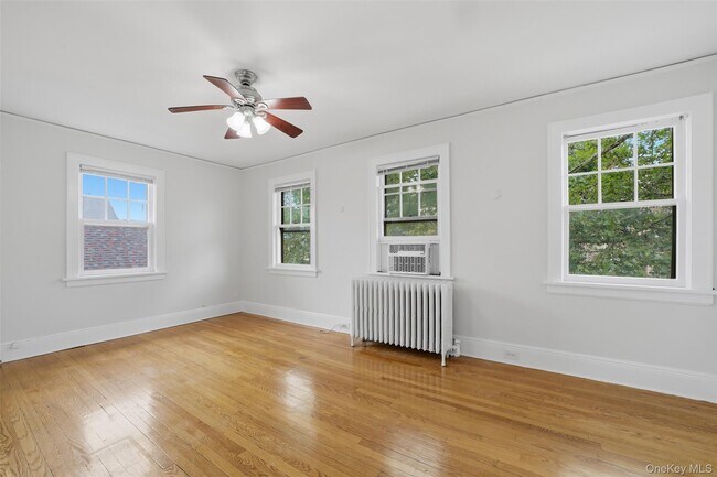 Building Photo - 49 Sylvan Pl