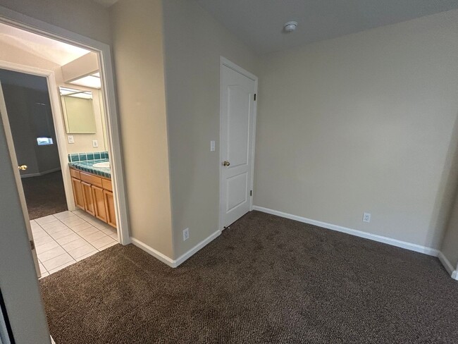 Building Photo - 142 Pine Canyon Rd