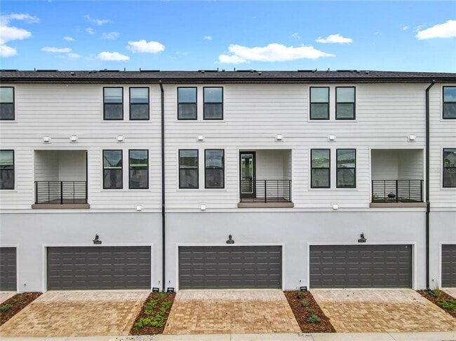 Building Photo - 15465 Hamlin Pk Dr