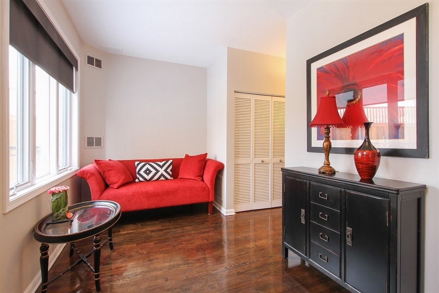 Living - 331 E 17th St