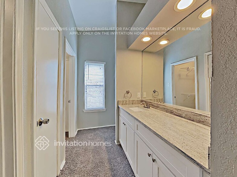 Building Photo - 200 Kalmia Dr