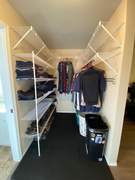 Building Photo - 3378 Northwest Ave