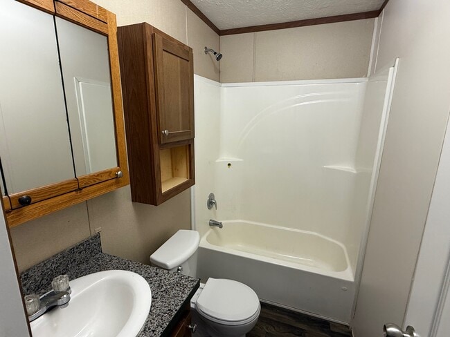 Building Photo - 241 E Birdsall Dr