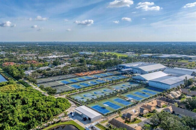 Building Photo - 5425 46th Ct W