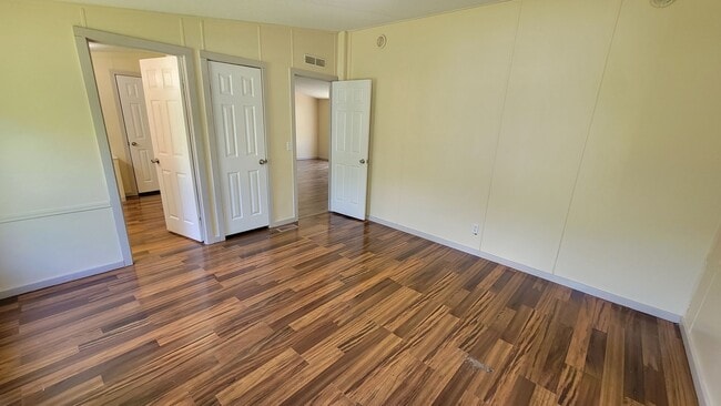 Building Photo - Manufactured Home Available in Anderson