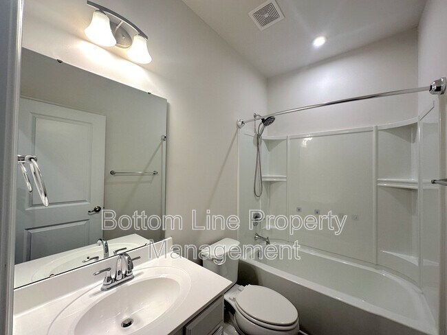 Building Photo - 1332 Ashbury St