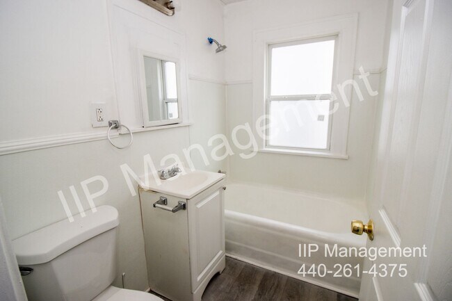 Building Photo - 3188 W 111th St