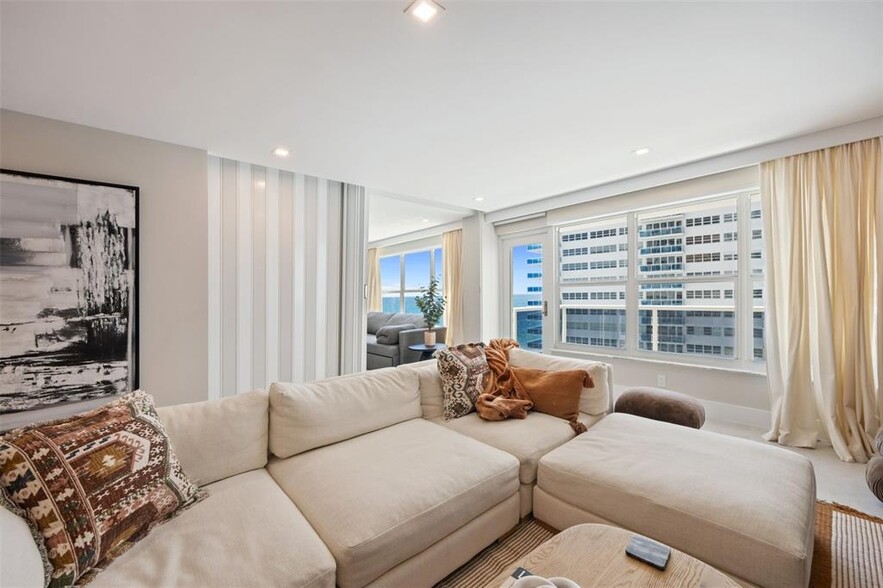 Building Photo - 3500 Galt Ocean Dr