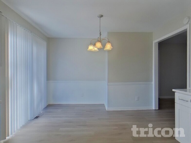 Building Photo - 4957 Horton Pl