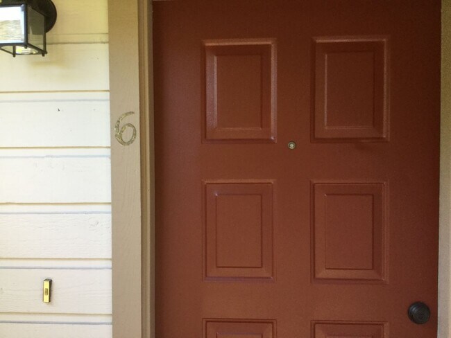 Building Photo - Charming 1-Bedroom Townhome in Hazel Grove...