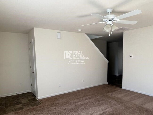 Building Photo - *Move in Special* - Newer Construction 4 B...