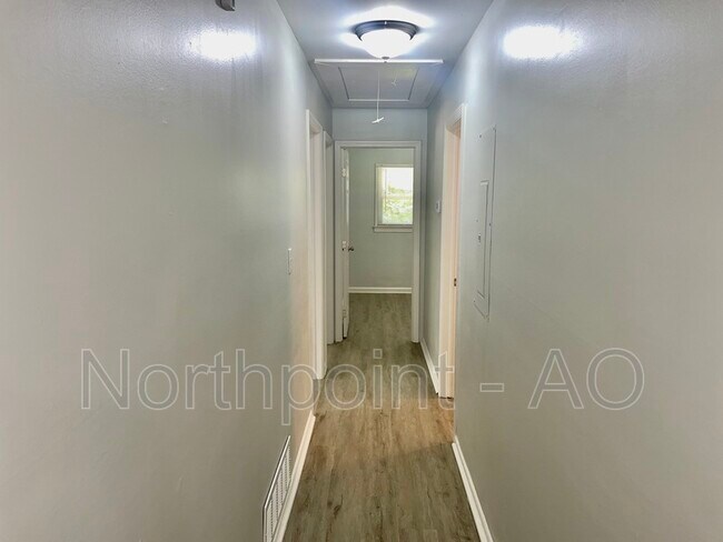 Building Photo - 6040 Brookdale Ln SW