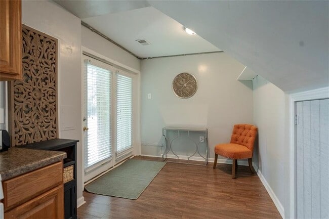 Building Photo - 2560 Piney Wood Ln