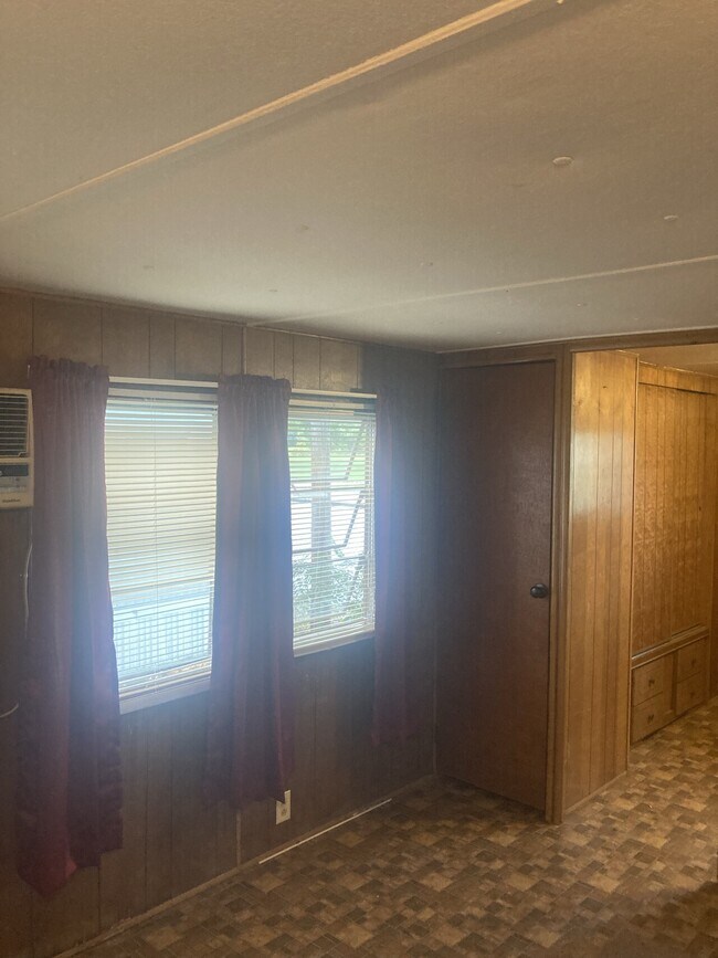 Building Photo - 2006 East Prospect Road