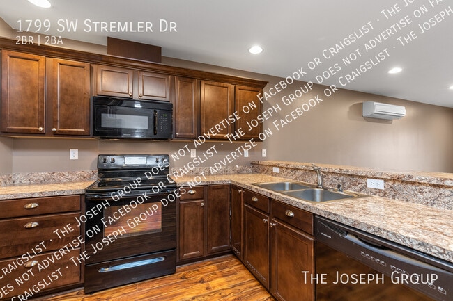 Building Photo - 1799 Stremler Dr