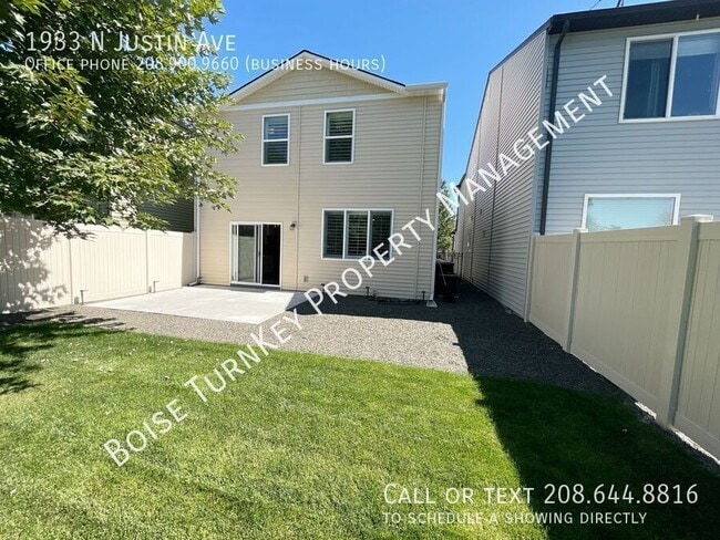 Building Photo - 1933 N Justin Ave