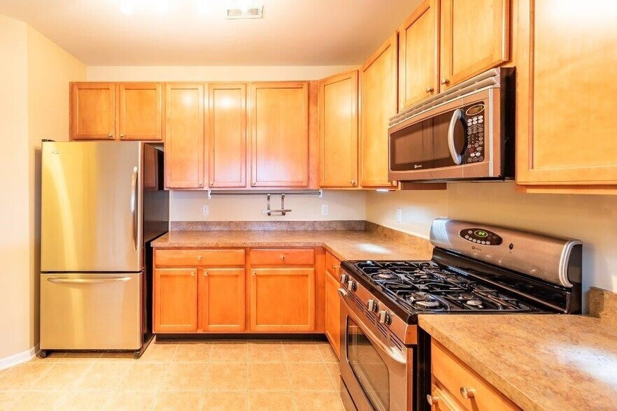 Building Photo - 854 W Summerfield Glen Cir