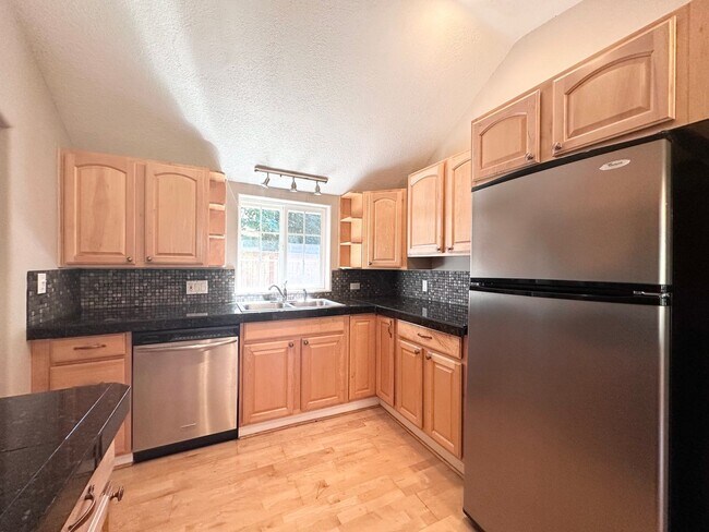 Building Photo - Gorgeous 3 Bed 2 Bath w/ Brand New Deck Patio Home in Cedar Hills! MOVE IN SPECIAL!