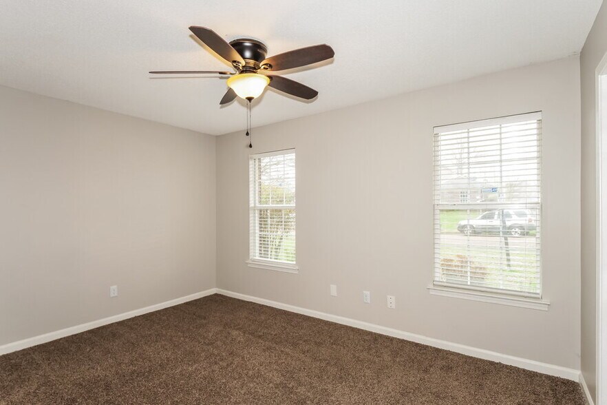 Building Photo - 8450 Kimberly Rose Dr