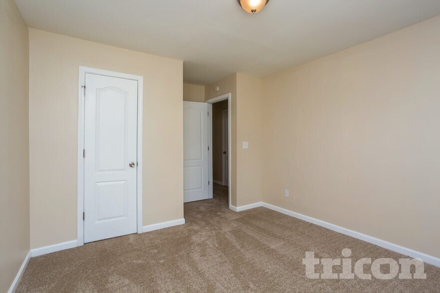 Building Photo - 145 Lakeview Trail