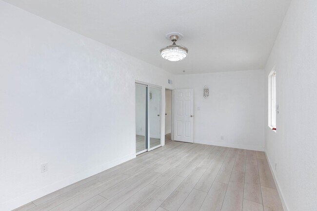Building Photo - 3008 Lawndale St
